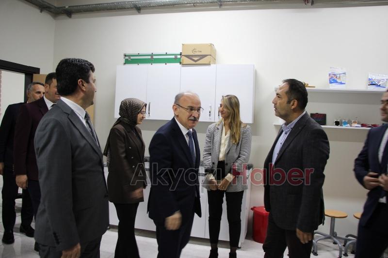Sağlık Bilimleri Fakültesi ve Akyazı Sağlık Hizmetleri MYO binası açıldı