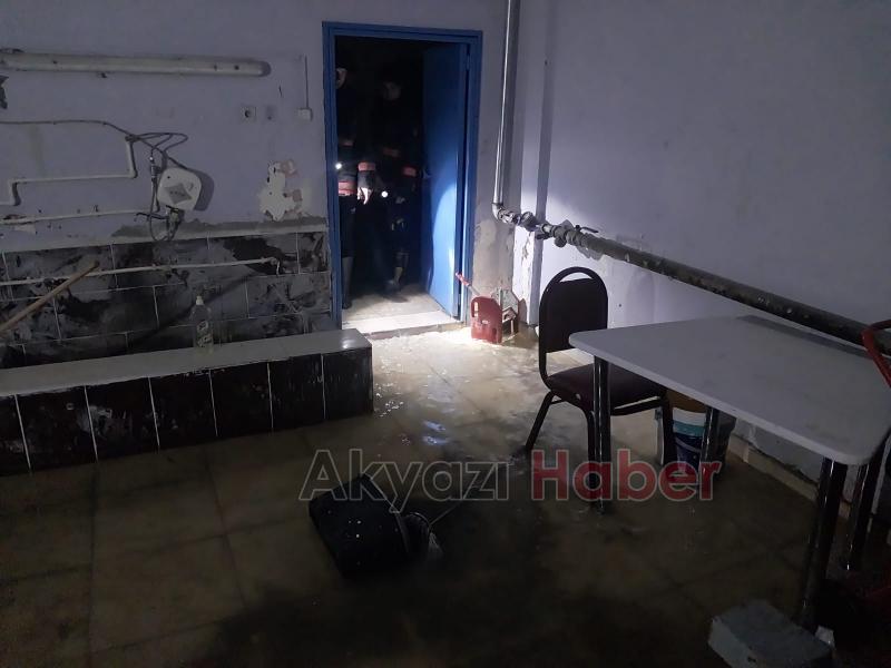 Cumhuriyet Ortaokulu sular altında kaldı