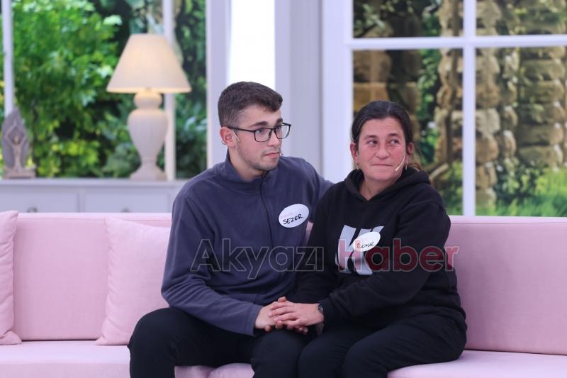 Annesine yıllar sonra canlı yayında kavuştu