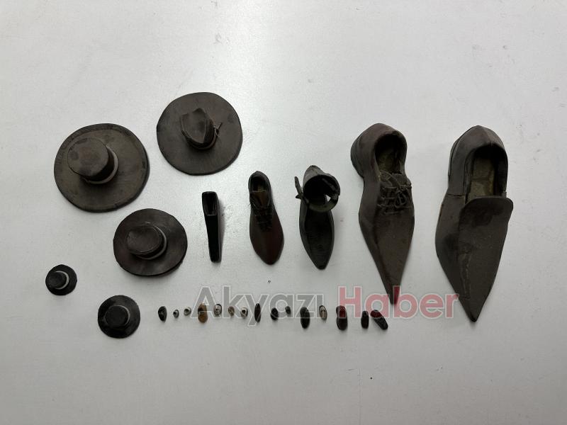 Alaattin Usta minyatür ayakkabılarıyla rekorlar kitabına girmek istiyor