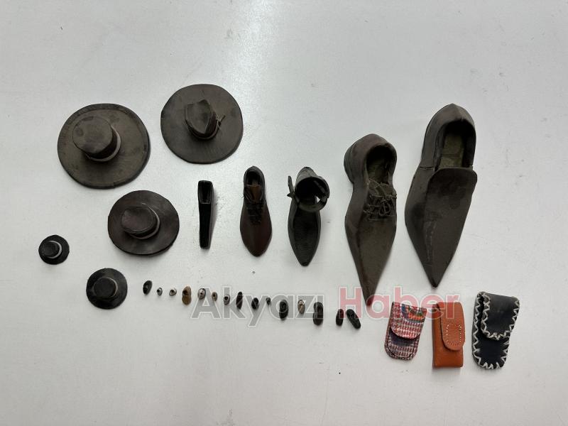 Alaattin Usta minyatür ayakkabılarıyla rekorlar kitabına girmek istiyor