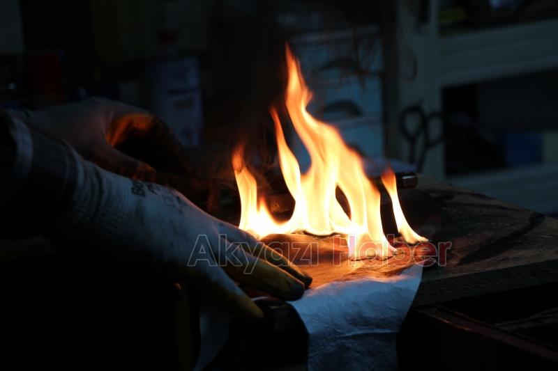 Alaattin Usta minyatür ayakkabılarıyla rekorlar kitabına girmek istiyor