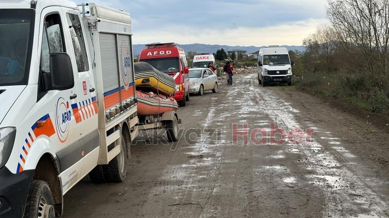 Kayıp şahıs Melen Çayı'nda aranıyor