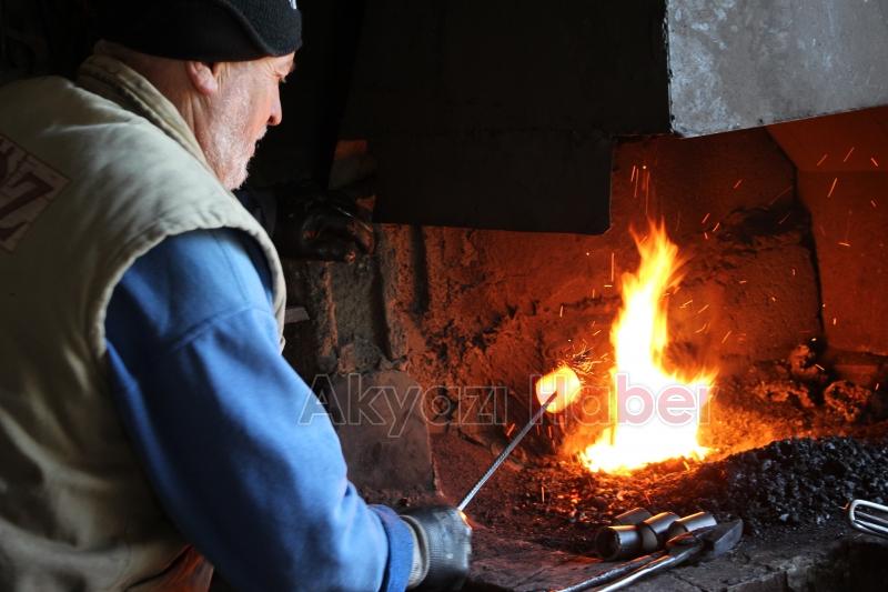 Demirciliğin son temsilcileri mesleği yaşatmaya çalışıyor