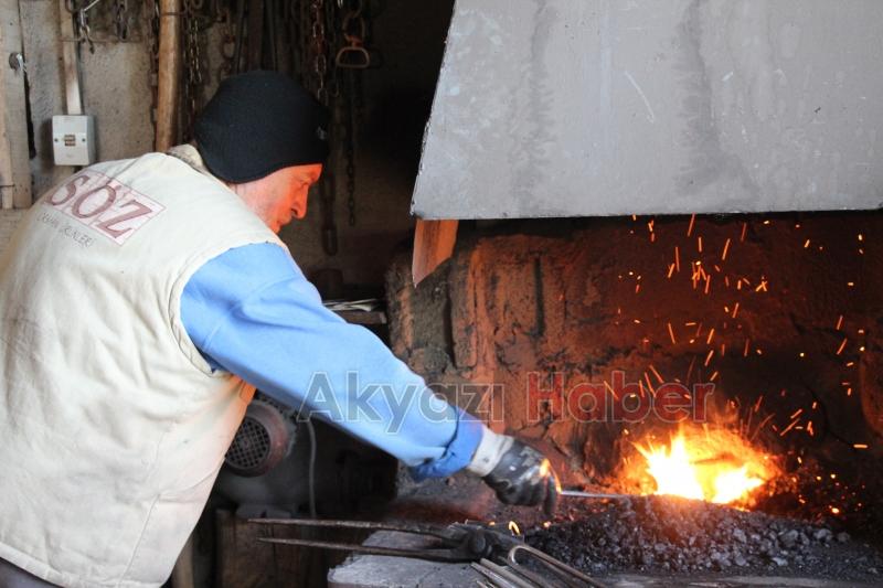 Demirciliğin son temsilcileri mesleği yaşatmaya çalışıyor