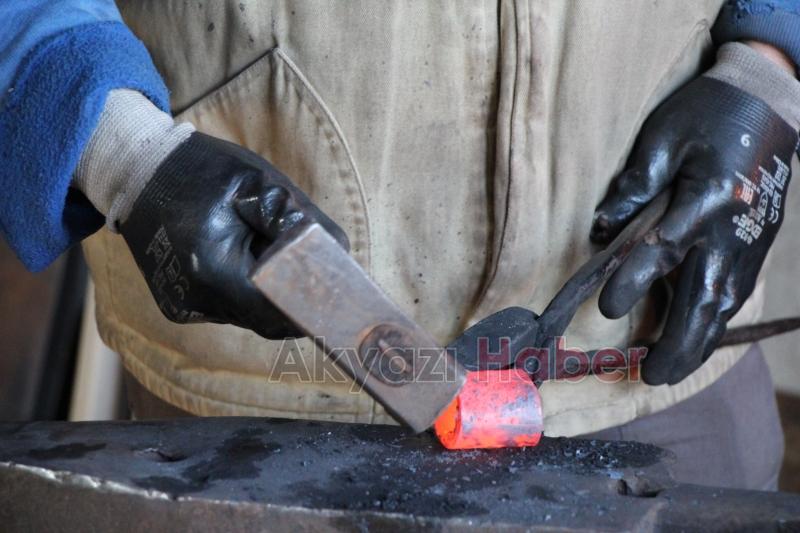 Demirciliğin son temsilcileri mesleği yaşatmaya çalışıyor