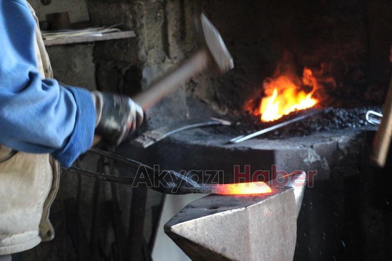 Demirciliğin son temsilcileri mesleği yaşatmaya çalışıyor