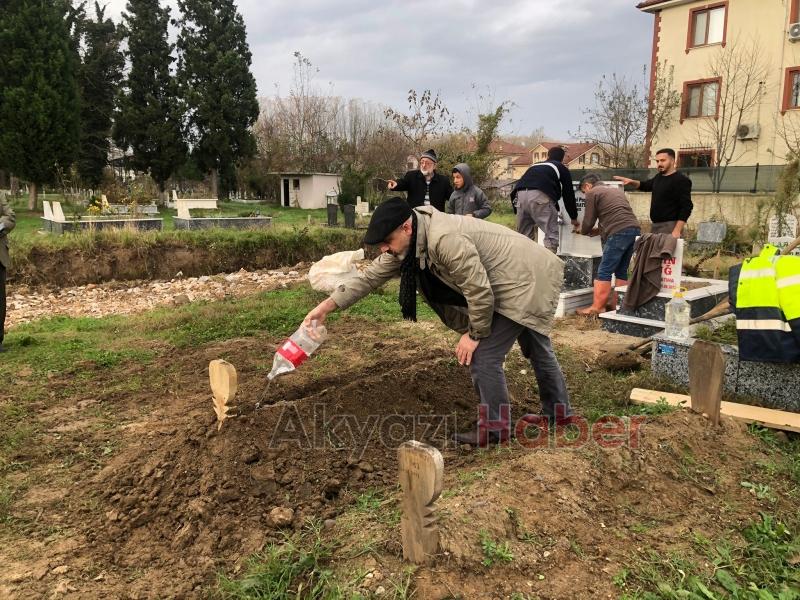 Kimsesizler mezarlığına defnedilmesi son anda önlendi