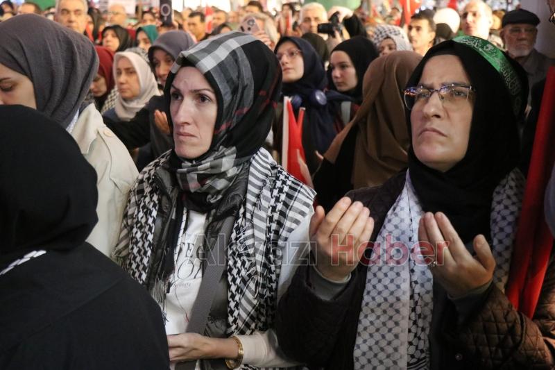 Sakarya'da binlerce kişi Filistin için yürüdü
