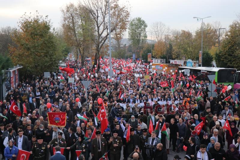 Sakarya'da binlerce kişi Filistin için yürüdü