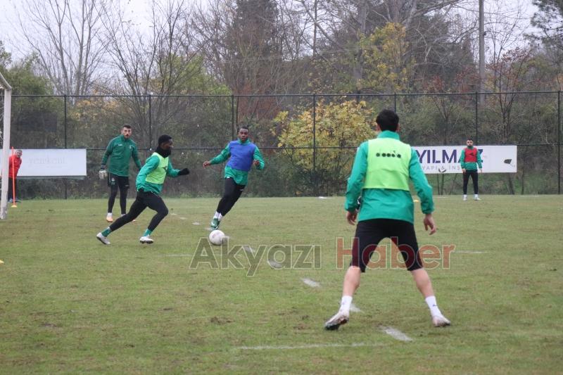 Sakaryaspor da Ankaraspor mesaisi sürüyor