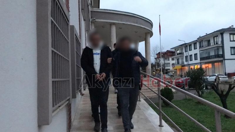 Akyazıda aranan 2 firari yakalandı