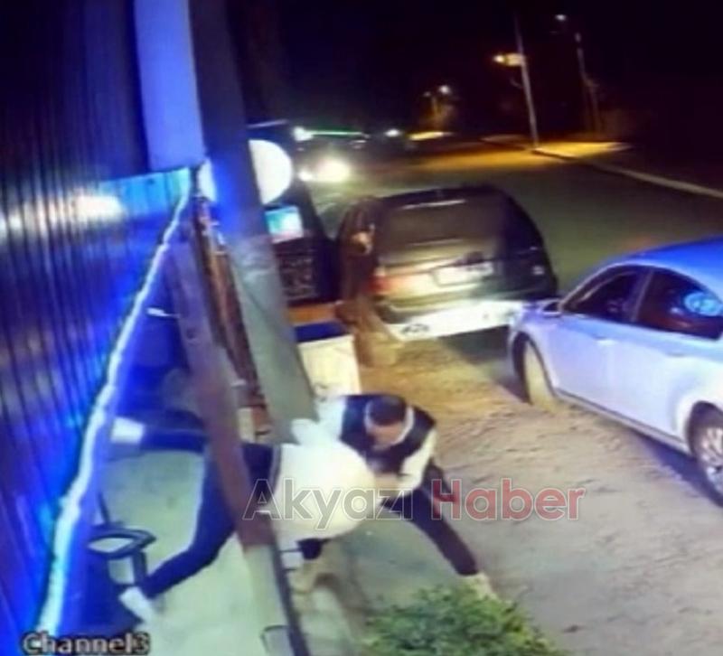 Dayak yedi, silahını çekip kurşun yağdırdı; O anlar kamerada