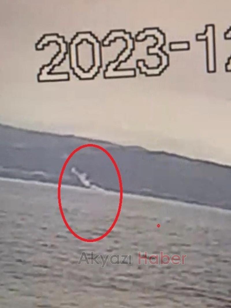 Deprem anında denizin ortasından duman çıkmış