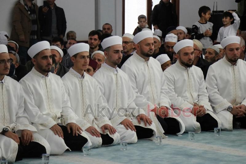 Akyazı'da 24 öğrenci için icazet programı düzenlendi