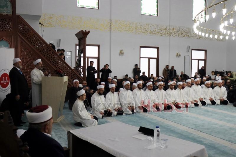 Akyazı'da 24 öğrenci için icazet programı düzenlendi