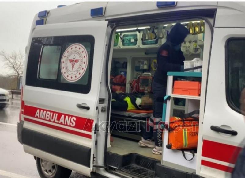 D-100'de feci kaza: Adapazarı minibüsü kamyona çarptı