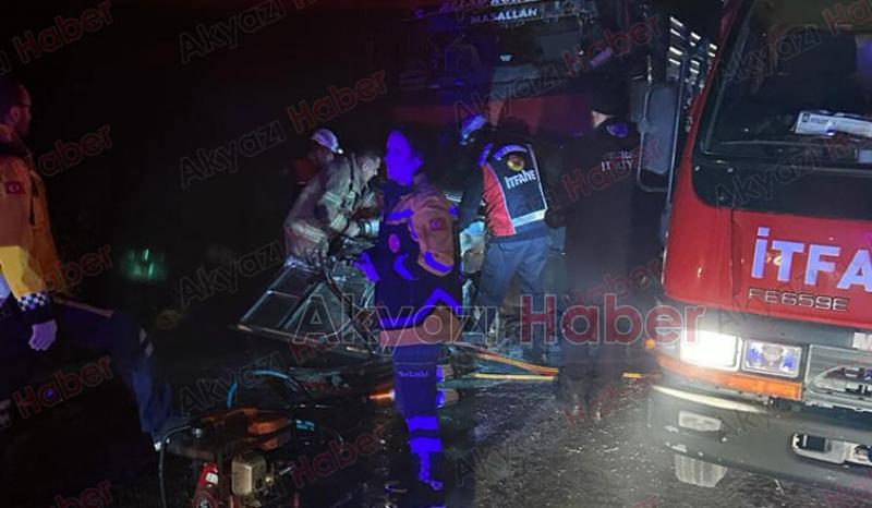 Otomobil iki tırın arasında ezildi: 1 ölü, 1 yaralı