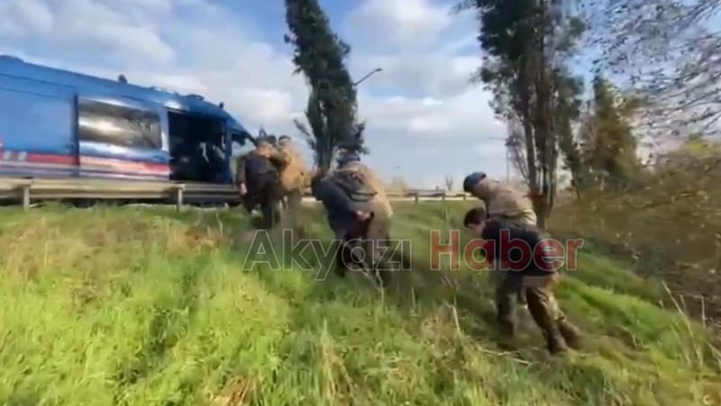 Kaçak Afganlar jandarmaya yakalandı