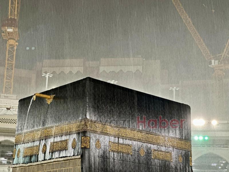 UKBA Turizm Umre Kafilesinin kutsal topraklarda yağmur sevinci