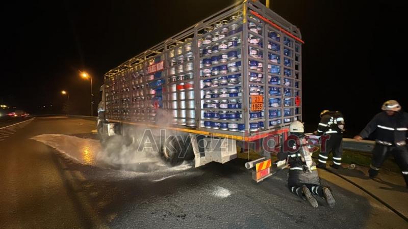 Otoyolda tüp yüklü kamyonda yangın