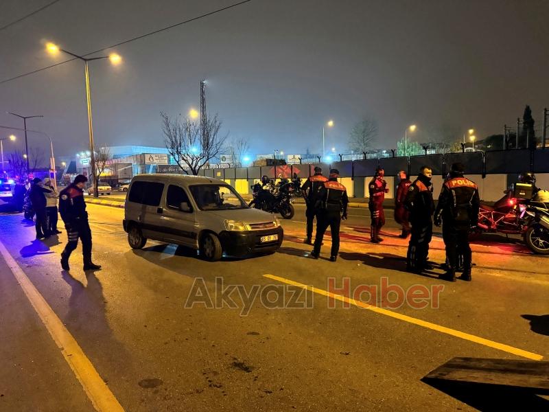 Hafif ticari araç yunus ekibine çarptı: 4 yaralı