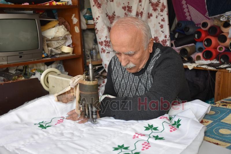 Rengarenk kumaşlarla yorgan dikerek geçen ömür