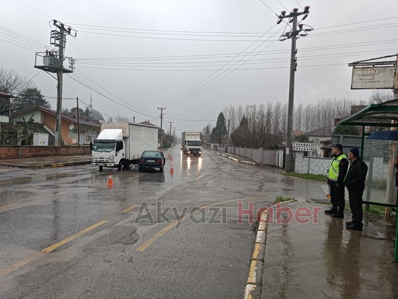 Akyazı'da meydana gelen kazada sürücü yaralandı