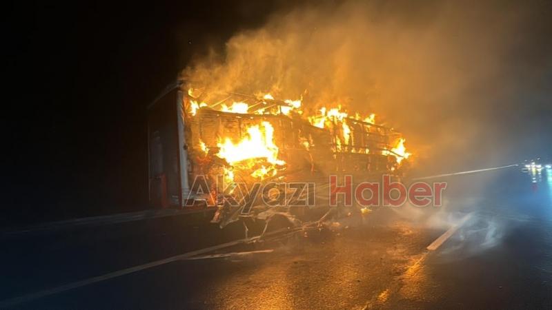 Pamuk yüklü dorse alev alev yandı