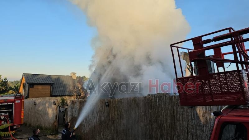 Alevlere teslim olan bungalov kül oldu