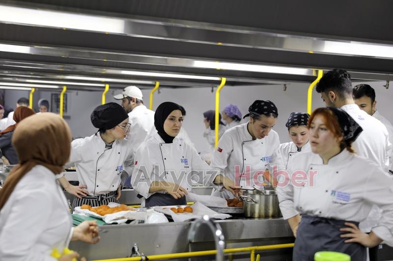 SUBÜ'de sokak lezzetlerinin tanıtıldı