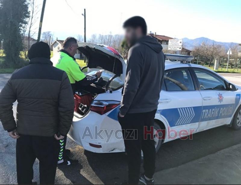 İki aracın karıştığı kazada biri bebek 2 kişi yaralandı