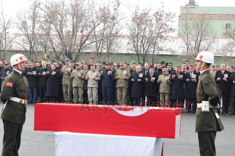 Pençe Kilit şehitlerine veda