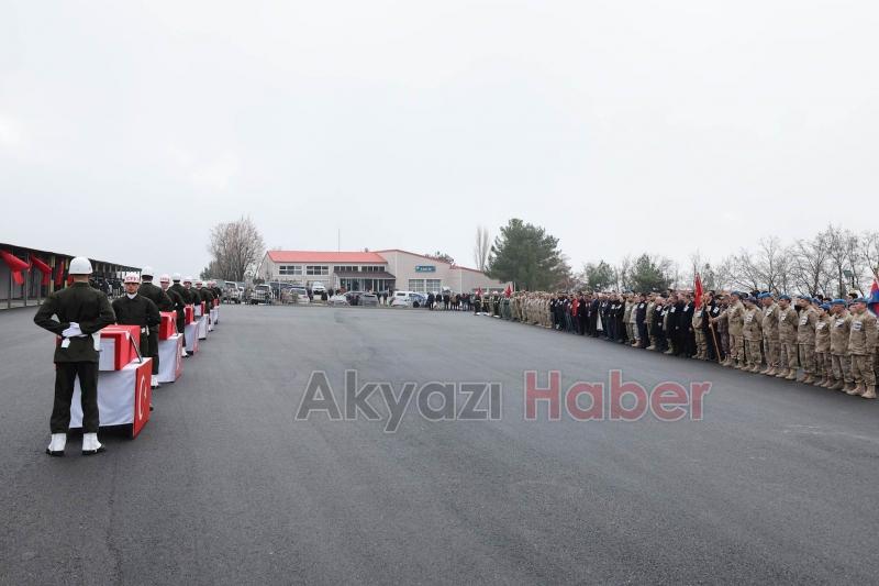 Pençe Kilit şehitlerine veda