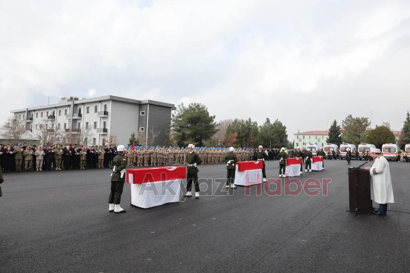 Pençe Kilit şehitlerine veda