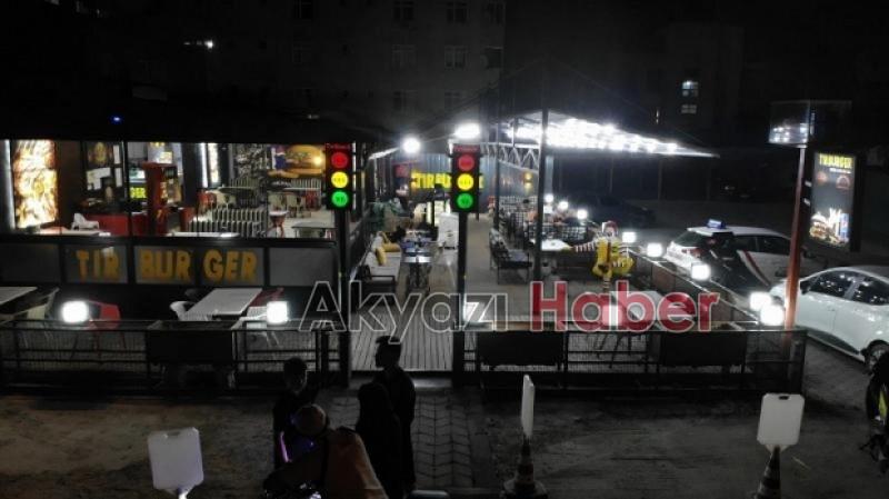 Akyazı da satılık cafeterya ve otopark