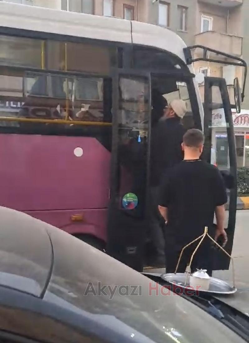 Gergin anlar otobüs şoförünün üzerine yürüdü