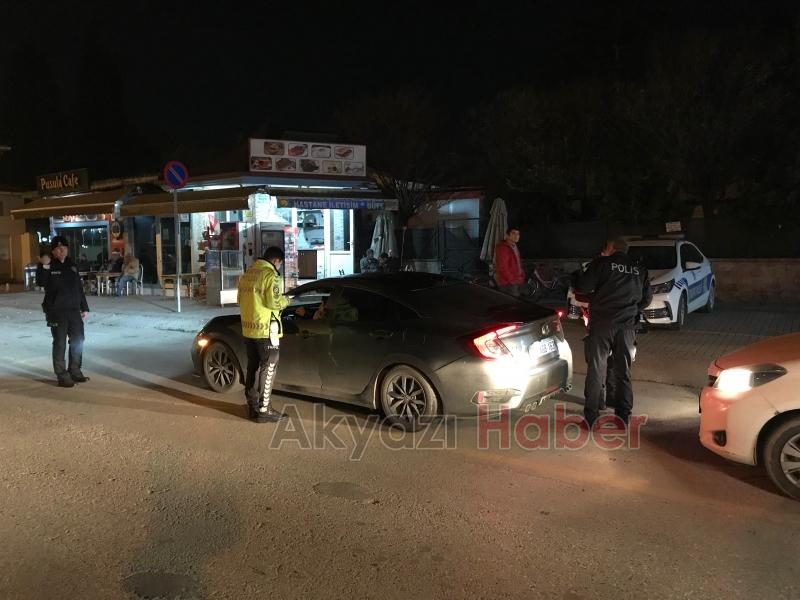 Ada caddesinde uygulama