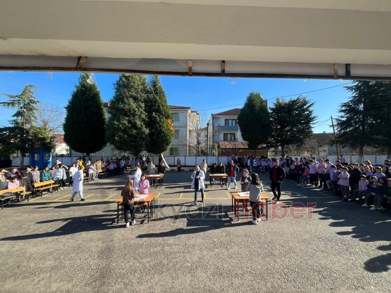 Akyazıda öğrenciler arasında Puzzle Turnuvası