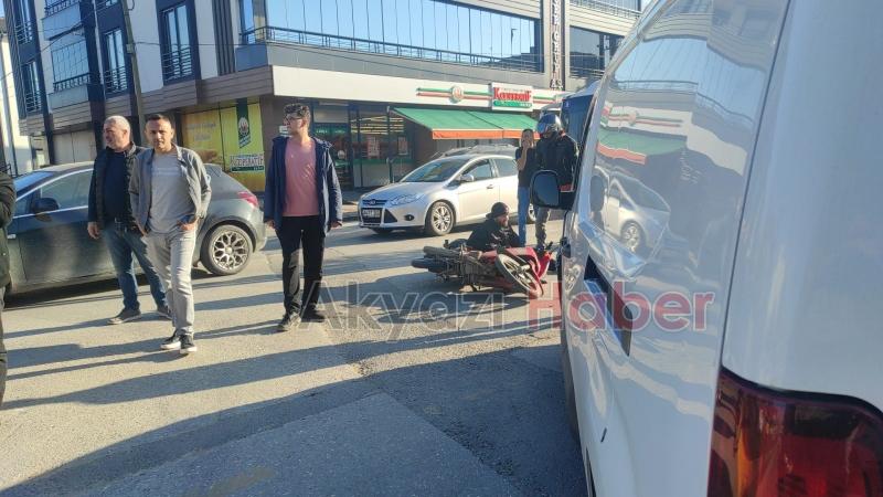 Araçla çarpışan motosikletli yaralandı