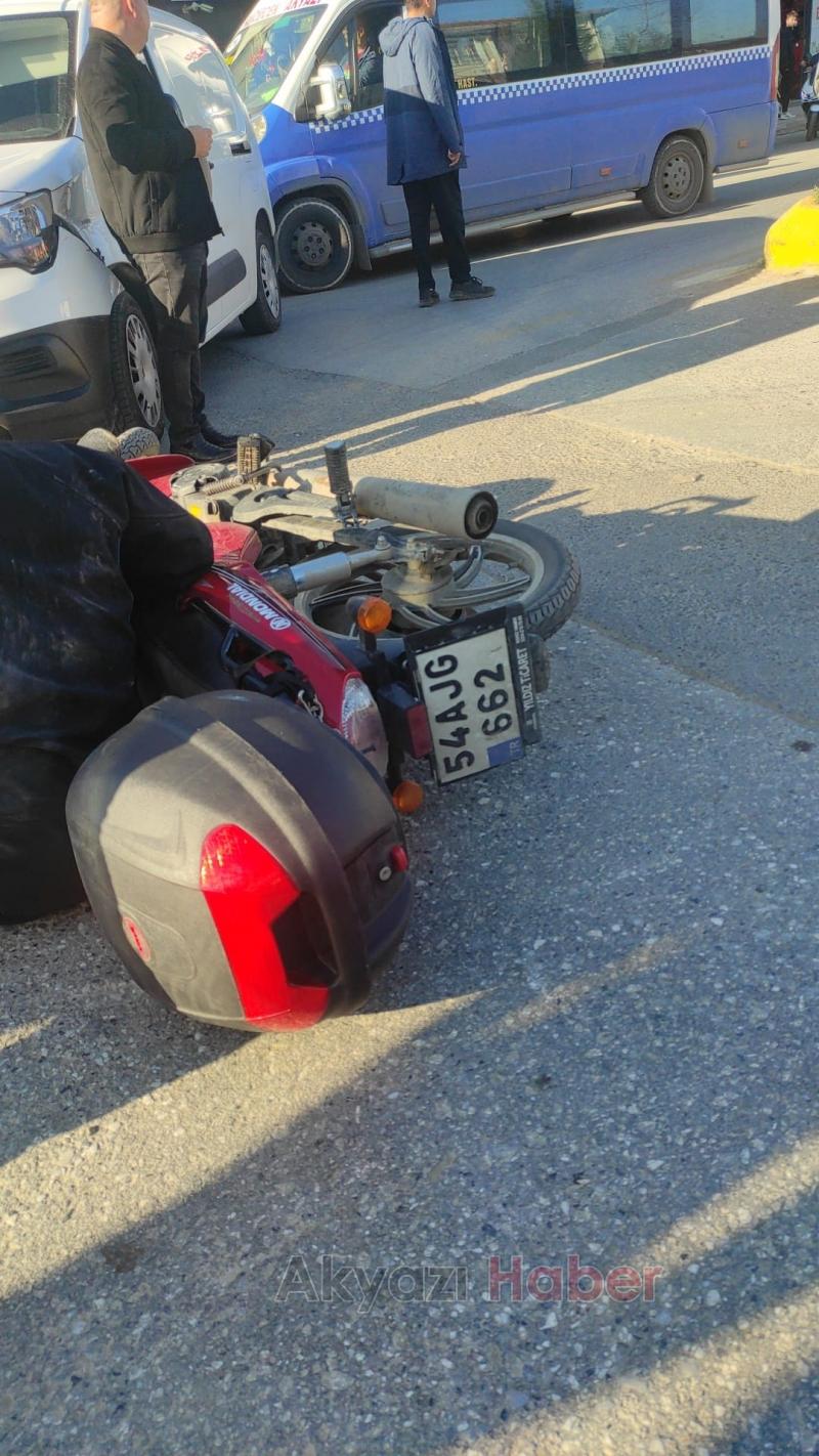 Araçla çarpışan motosikletli yaralandı