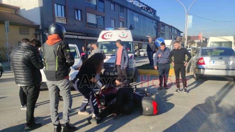 Araçla çarpışan motosikletli yaralandı