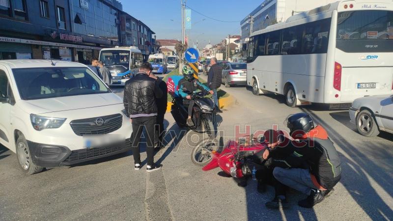 Araçla çarpışan motosikletli yaralandı