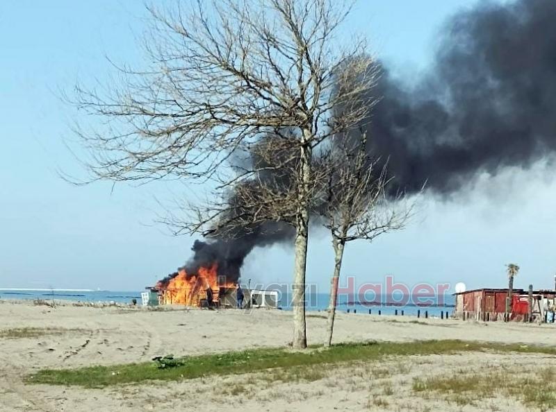 Sahildeki işletme alevlere teslim oldu
