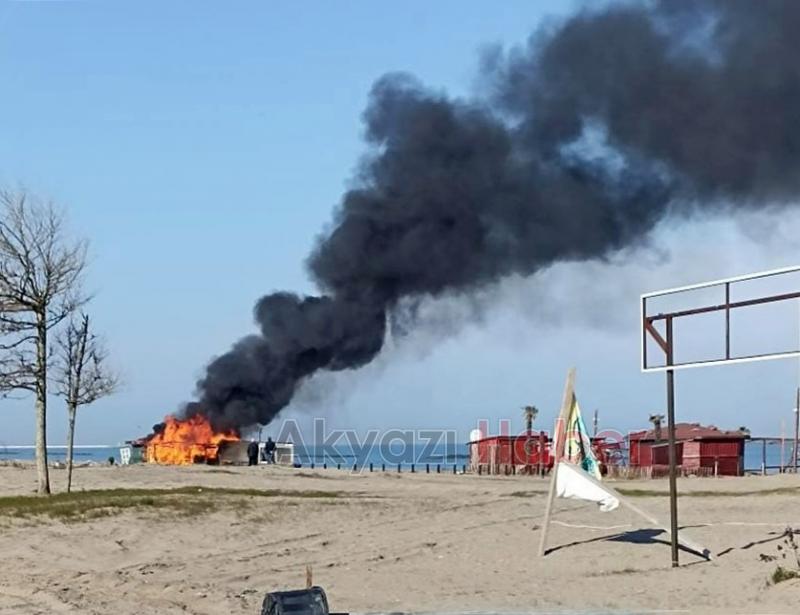 Sahildeki işletme alevlere teslim oldu