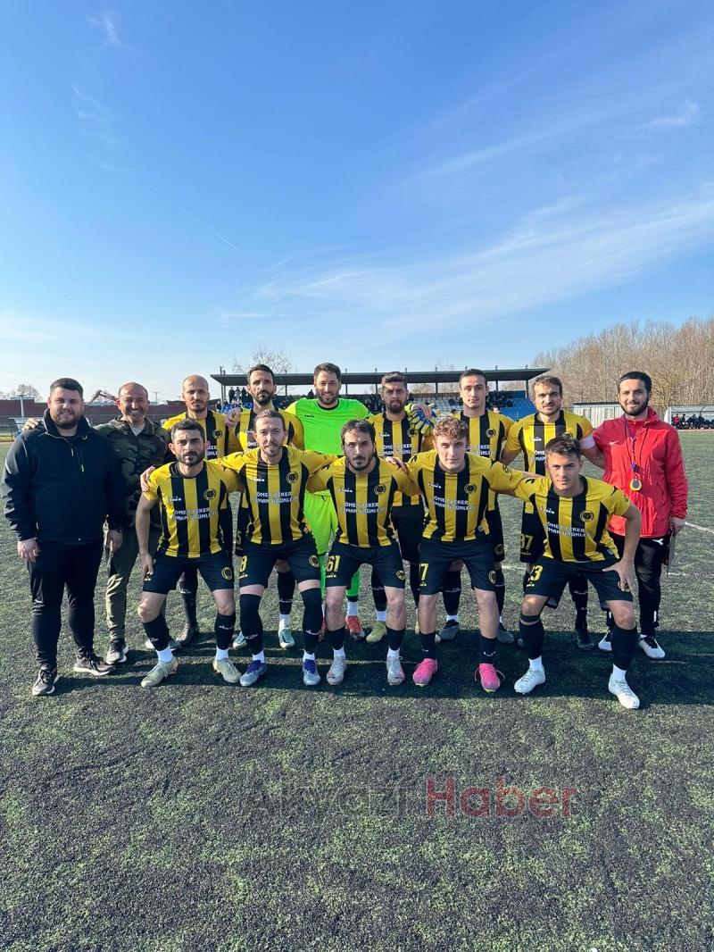 As Akyazıspor liderliğini sürdürdü