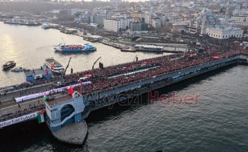 İstanbul'da tarihi yürüyüş! Binlerce vatandaş 
