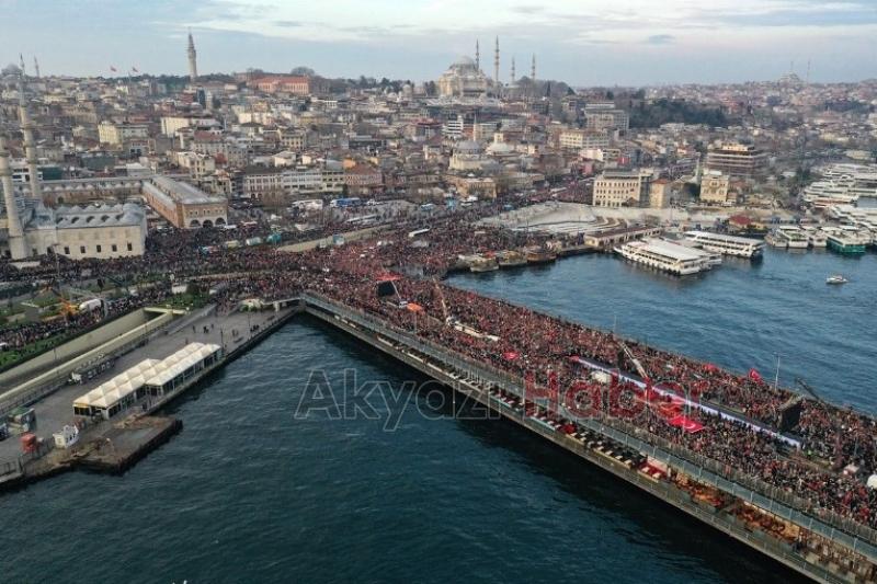 İstanbul'da tarihi yürüyüş! Binlerce vatandaş 
