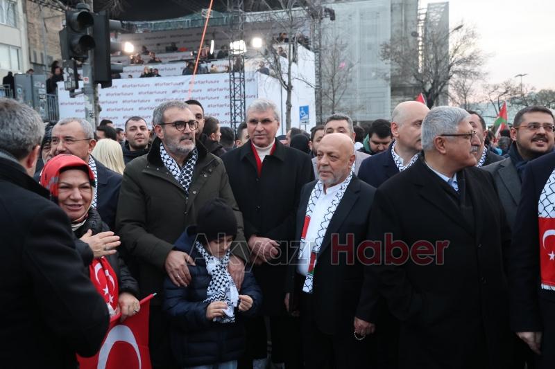 Ekrem Yüce büyük yürüyüşe katıldı