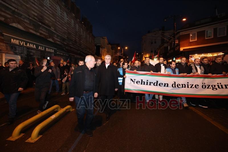 Ekrem Yüce büyük yürüyüşe katıldı